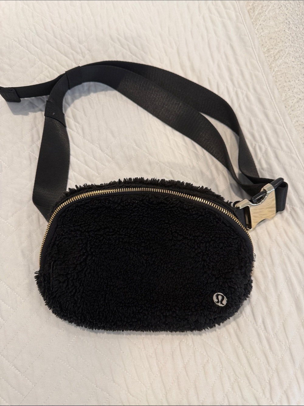 lululemon athletica Black Sherpa Waist Pack with Gold Zipper